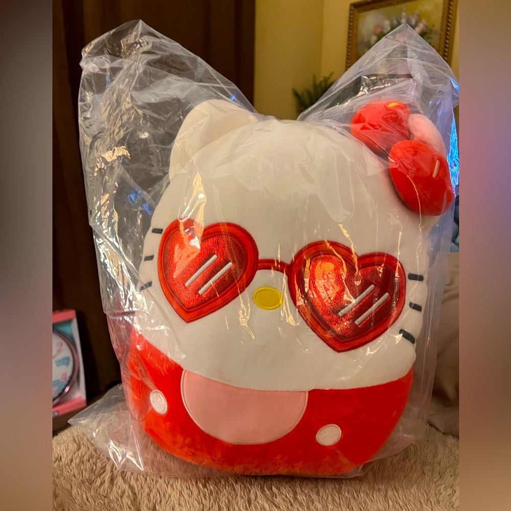BN factory sealed Squishmallows Sanrio 14 in Hello Kitty Red with Heart Glasses - Picture 1 of 8